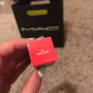 Was given this for free and it’s not my color.